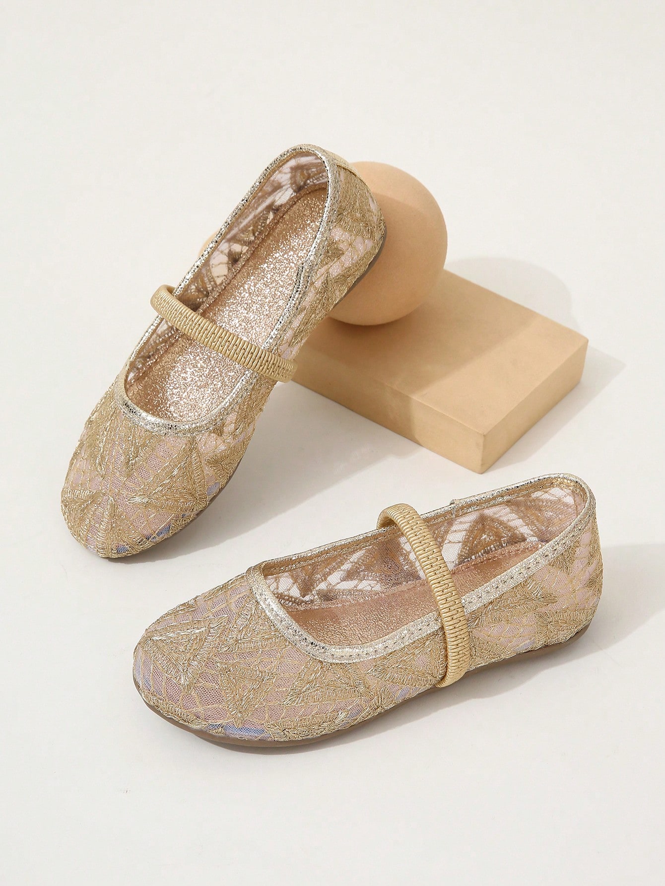 Goldene Netz- und Goldfaden-Stickerei, zufällig asymmetrisch mit runden Zehen, bequeme, süße und atmungsaktive Mädchen-Flats, vielseitige Sommer-Flats im neuen Stil für Mädchen und Kinder: 30
