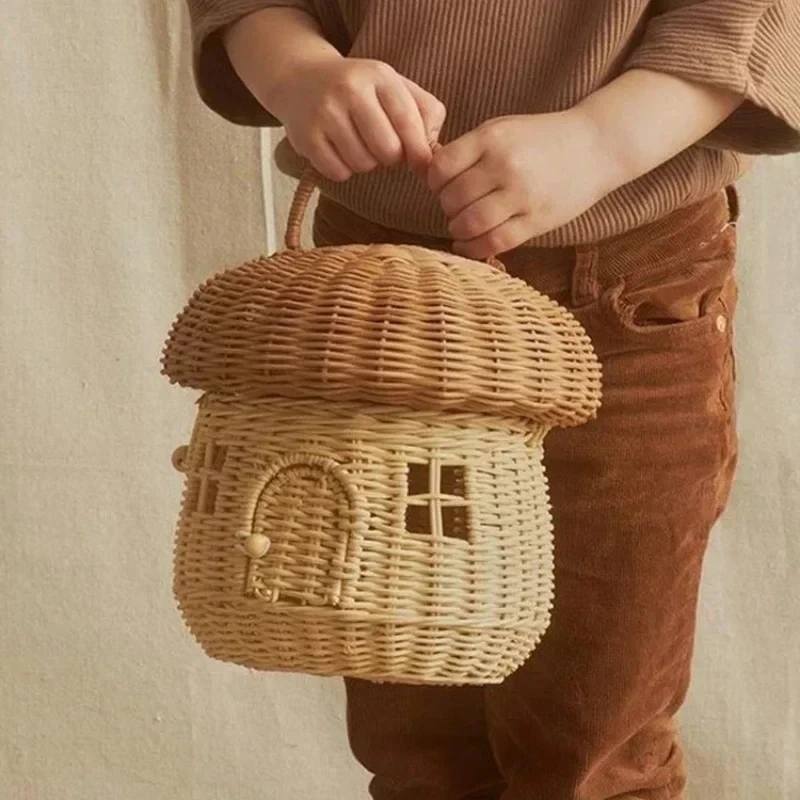 Panier décoratif en forme de champignon fait à la main, paniers tissés en rotin, décoration de chambre de filles, panier de pique-nique pour enfants, accessoires de photographie