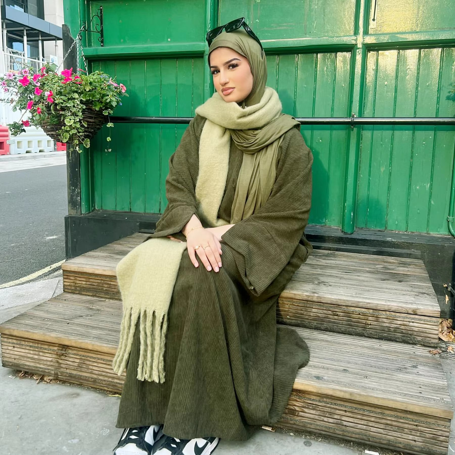 Abaya d'hiver musulmane de Style américain saoudien, fentes de manchette, restauration au moyen-orient, froid, automne-hiver, assurant la chaleur et un Look tendance, 2025: Cyan