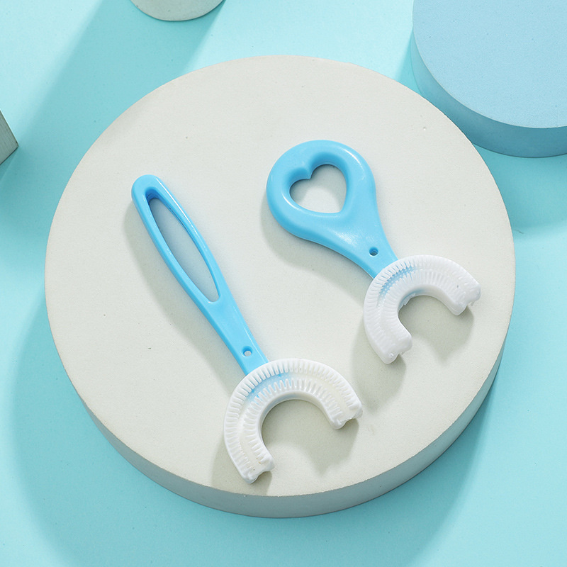 2021 nuovo spazzolino da denti per bambini U spazzolino da denti manuale in silicone pulizia della bocca cartone animato versione manuale accessori per bambini