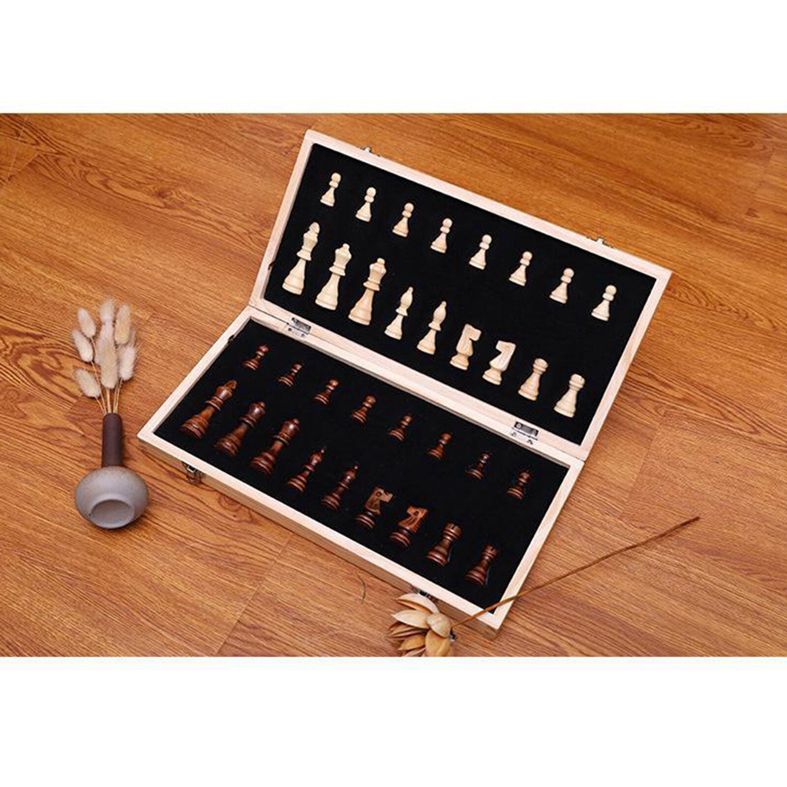 FOLDING WOODEN MAGNETIC CHESS BOARD EXTRA 2 QUEENS 29X29CM TRAVEL SET TOYS