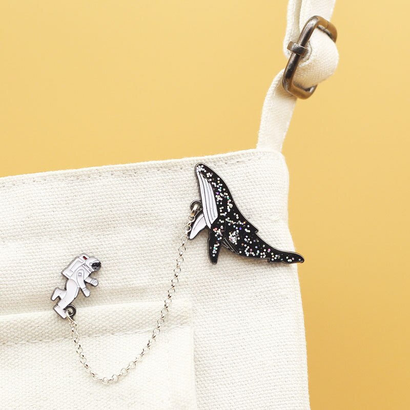 Xm-komisch exo gleich Brosche Astronaut Platz Wal Metall Abzeichen niedlich i Kleidung Dekoration Hai Stift Zubehör