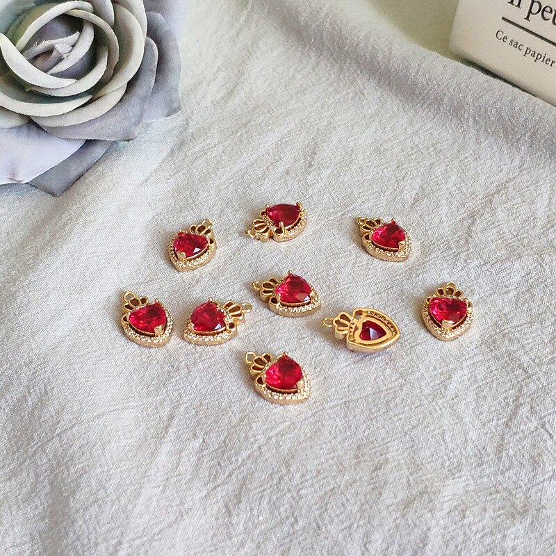 ! 18 x 11mm 50 stk krystall/kubikk zirconia hjerteform sjarm til øredobber gjør-det-selv deler, smykkefunn og komponenter: Rød