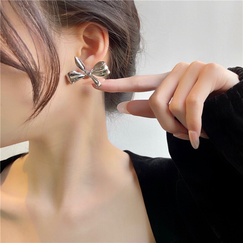 Boucles d'oreilles coréennes simples en métal pour femmes, sans perçage, concis, tendance, couleur argent, sans trou