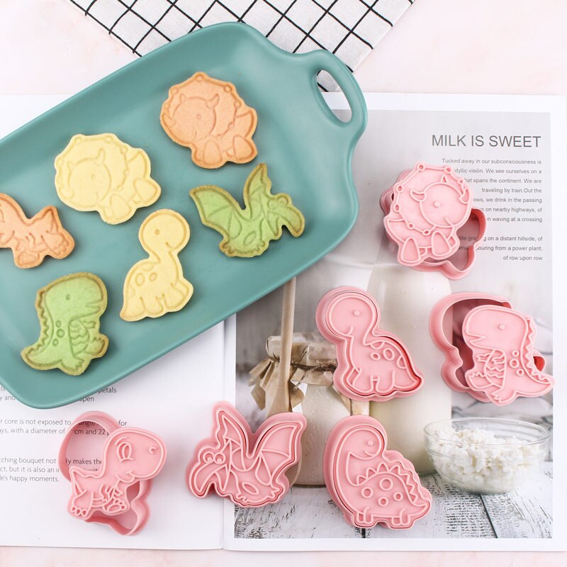 6 stk / sett dinosaurform cookie kuttere plast 3d tegneserie trykkbar kjeksform cookie stempel kjøkken bakverk bakeware