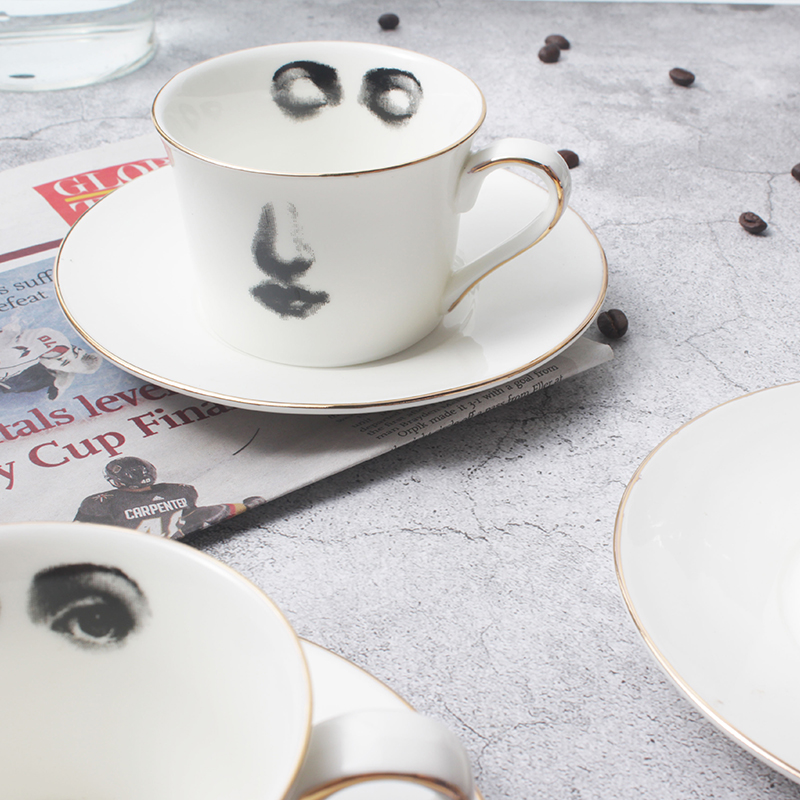 Augen und Nase Kaffee Tasse und Untertasse einstellen Knochen ChinaTazza Nachmittag Tee Versorgung Elegante Hochzeit Geschirr Mädchen Freund