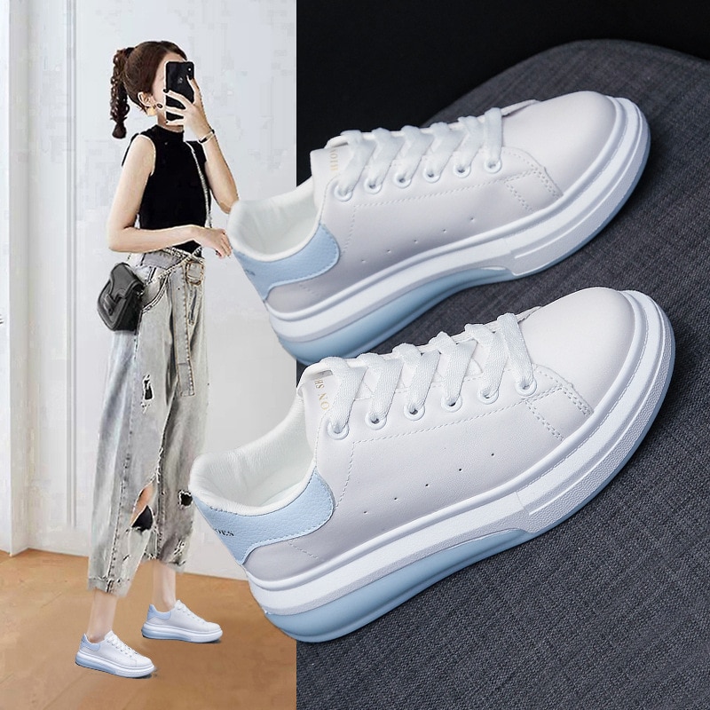 Novo pequeno branco sapatos, sola grossa esportes e lazer placa sapatos, meninas alta ascensão tênis de corrida