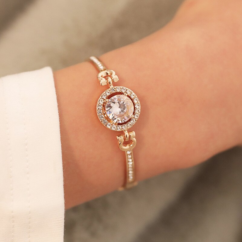 Vrouwen Veelzijdige Ronde Vormige Crystal Rhinestone Armband Eenvoudige Temperament Noble Vrouwen Pols Accessoire