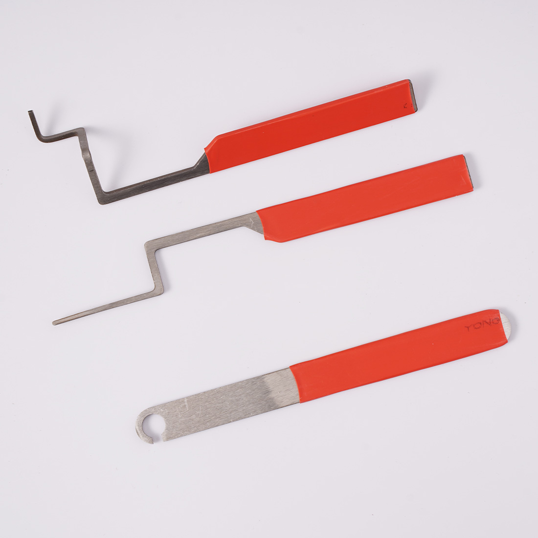 The lock box of the casement window is jammed and cannot be opened, suitable for outward-opening windows that are stuck