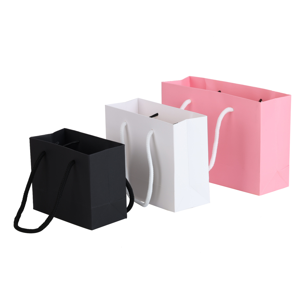 10 Stück einfache tragbare Geschenktüte Hardpaper Tasche Schmuck Verpackung Papiertüte Geschäft Geschenktüte