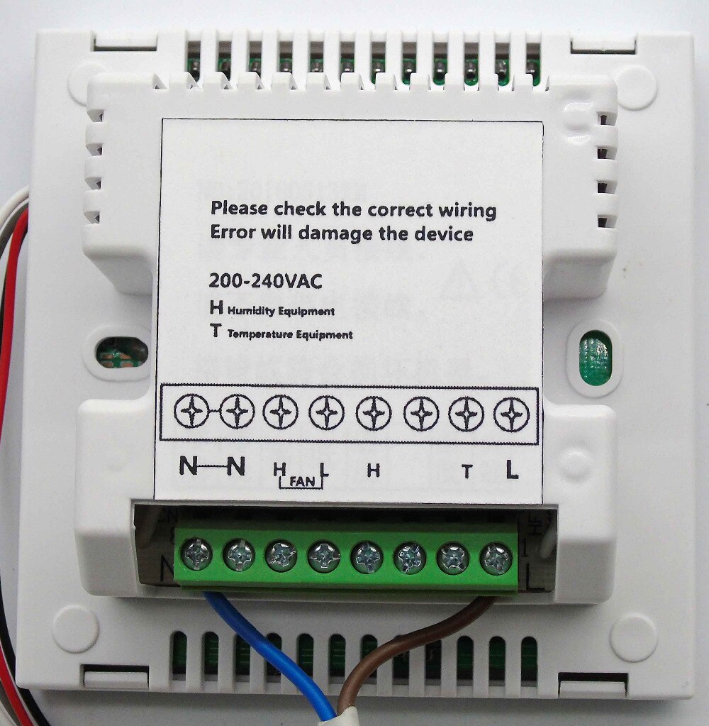 Home textile intelligent temperature and humidity controller with Independent control separate