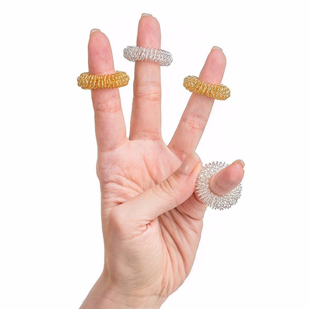 Fingerring legetøj stressaflastning spiky sensoriske forår fingre ringe autisme anti legetøj stress børn finger akupressur besked ring: Guld