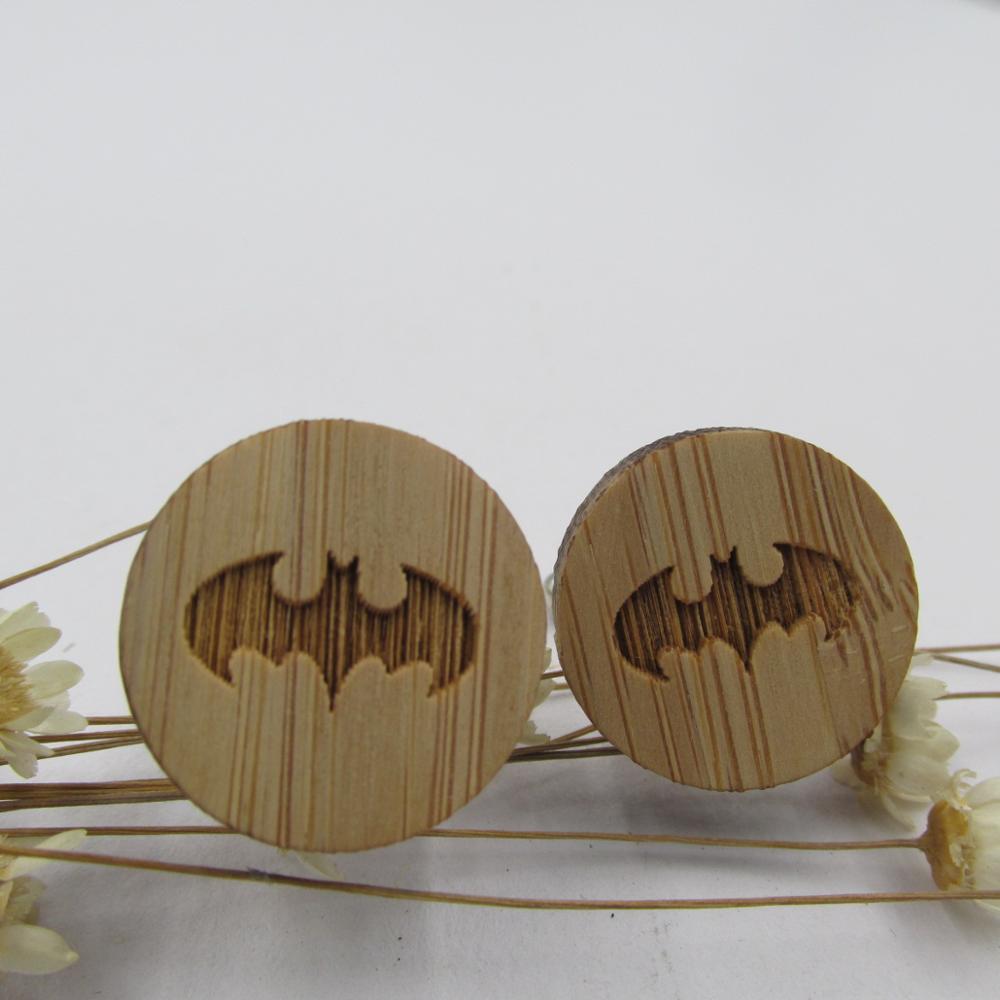 Moda Abotoaduras Para Os Homens de Madeira Dinossauro Animal Cervos Lobo Bat Cuff Link Acessório Do Casamento