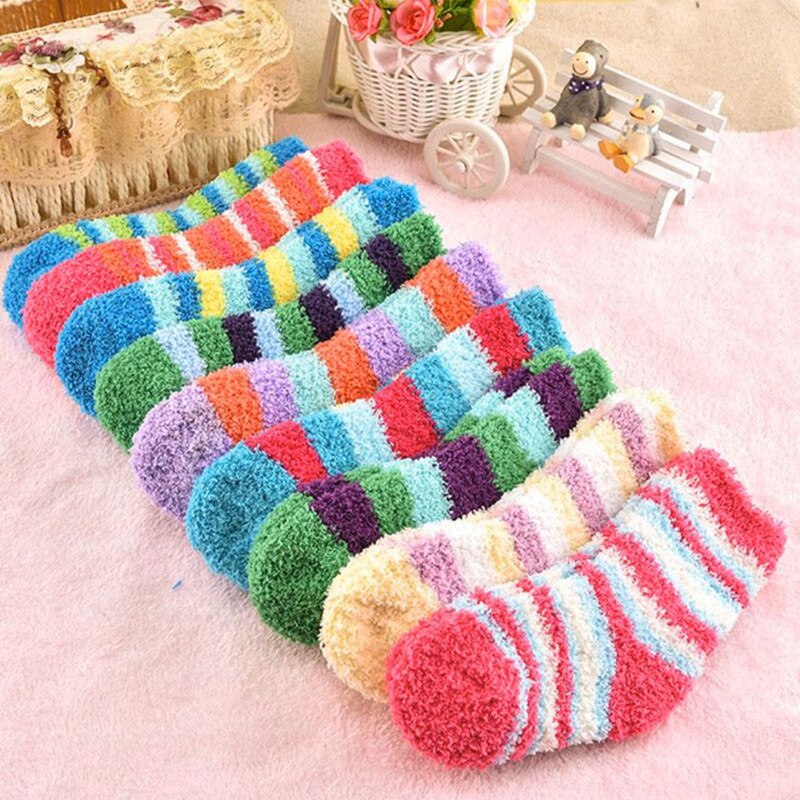 Meias para bebês meninos e meninas 4 tamanhos de inverno para manter o aquecimento coral da moda e doce cores de doce