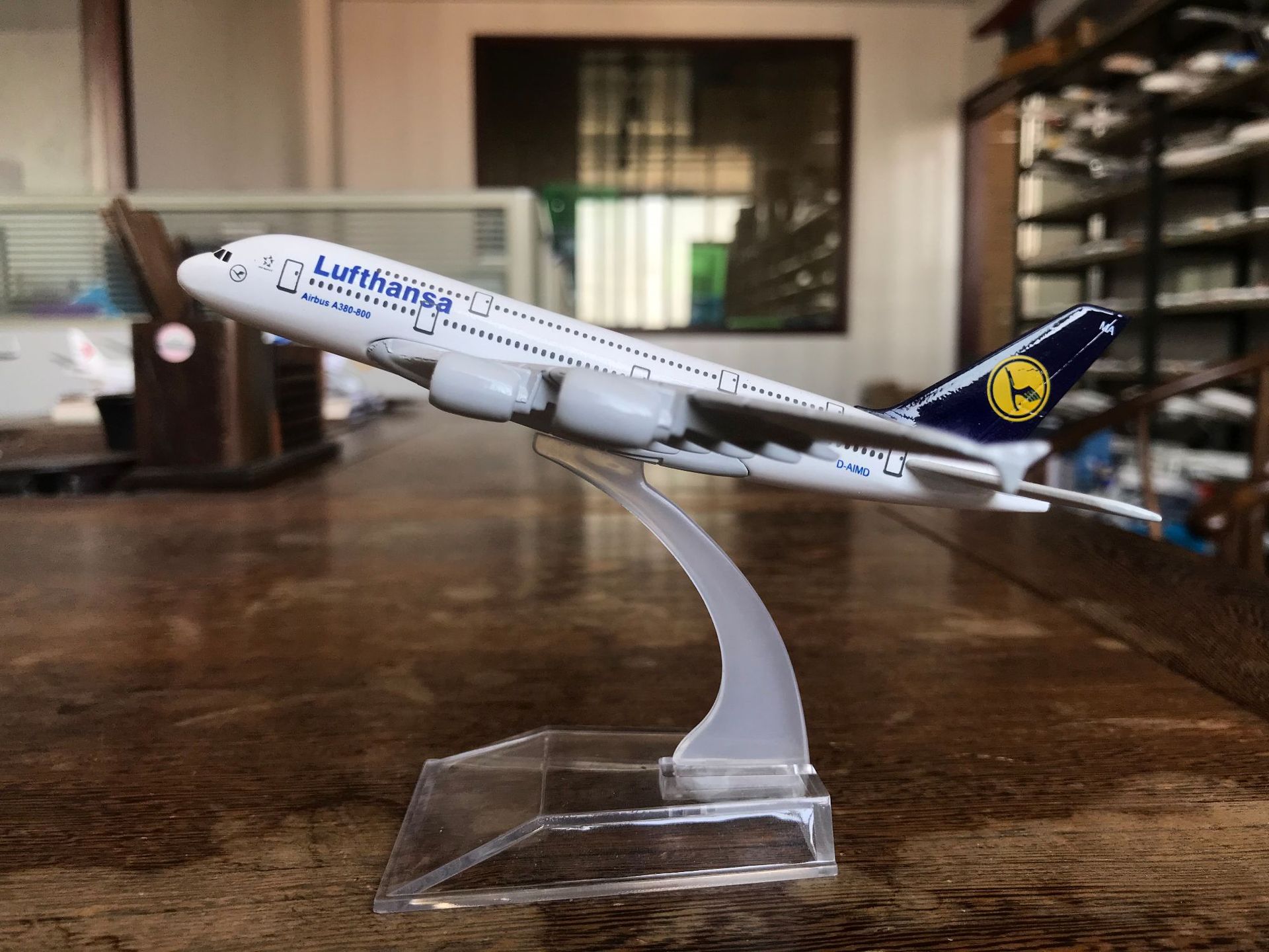 1:400 A380 modello di aereo 16cm modello originale emirati arabi uniti malesia compagnie aeree collezione regalo giocattoli di simulazione in lega per ragazzi: Lufthansa