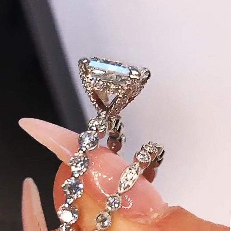 VAGZEB 2 pezzi Set di anelli da donna con cristallo quadrato geometrico Cubic Zirconia Set da sposa anelli per feste di nozze gioielli di moda caldo