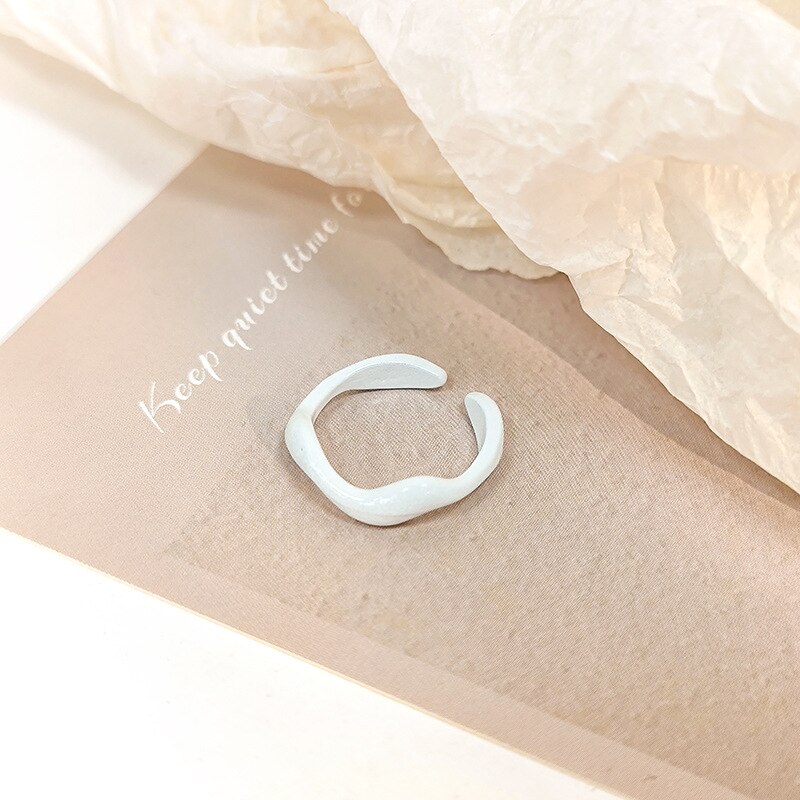 AOMU Neue Korea Stil Einfache Süße Süssigkeit Farbe Acryl Harz verdrehte Ring Unregelmäßige Geometrische Offene Ringe für Frauen: D 1stck