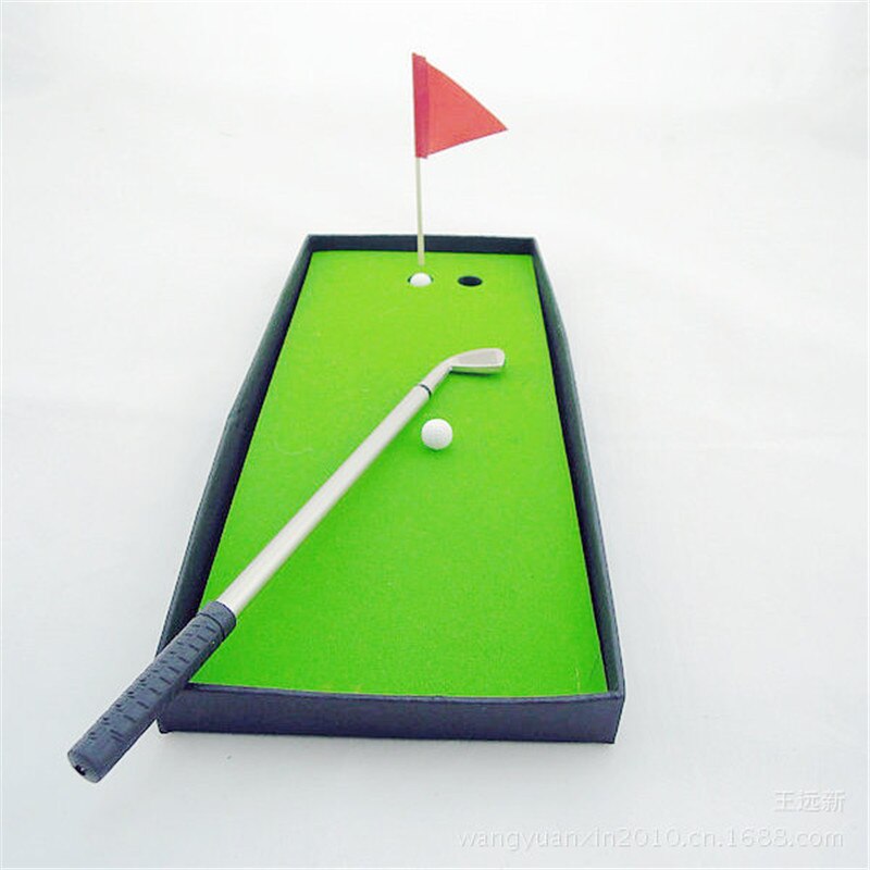 Golf pen sæt mini desktop golfbold pen sæt med putting green, flag, metal golfkøller modeller kuglepenne 2 bolde