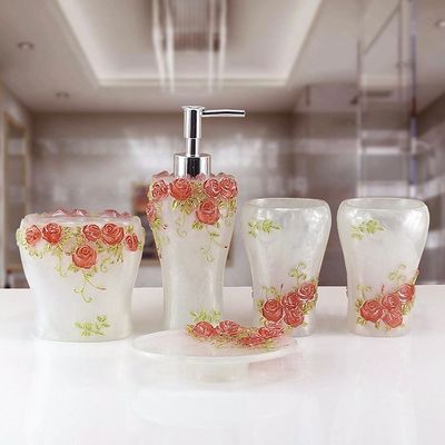 Wedding Decoration Bathroom Accessories Resin Five Pieces Set Luxurious Holder Bath Gel Bottle Soap Box Toothbrush Holder Mouth: H