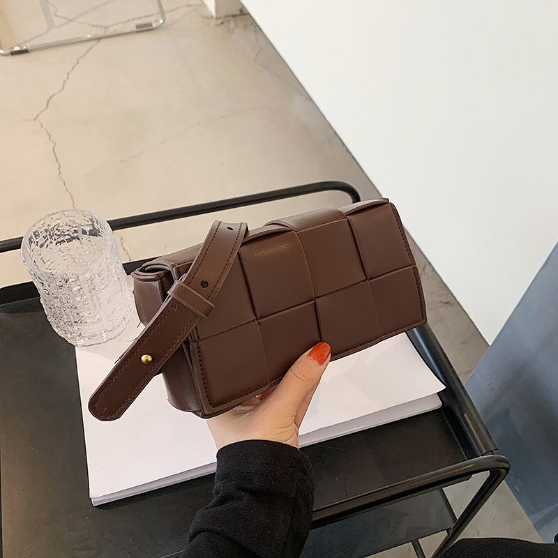 Stijl Vrouwen Effen Kleur Schoudertas Pu Lederen Crossbody Tassen Kleine Vierkante Flap Reistas Vrouwelijke Eenvoudige Bakken: Coffee