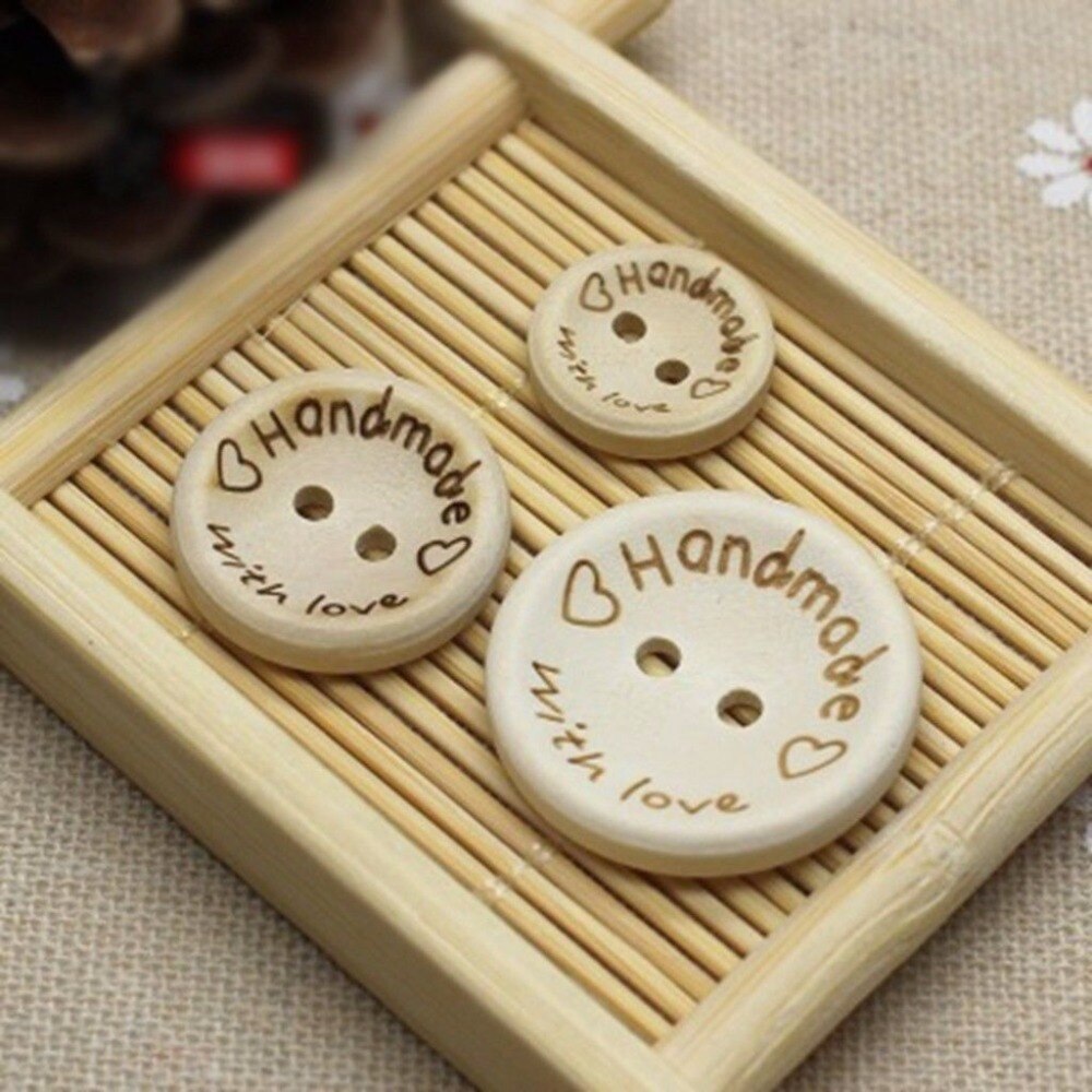 100 X Wooden "Handmade Love" Buttons Crafting Sewing Closures Connectors