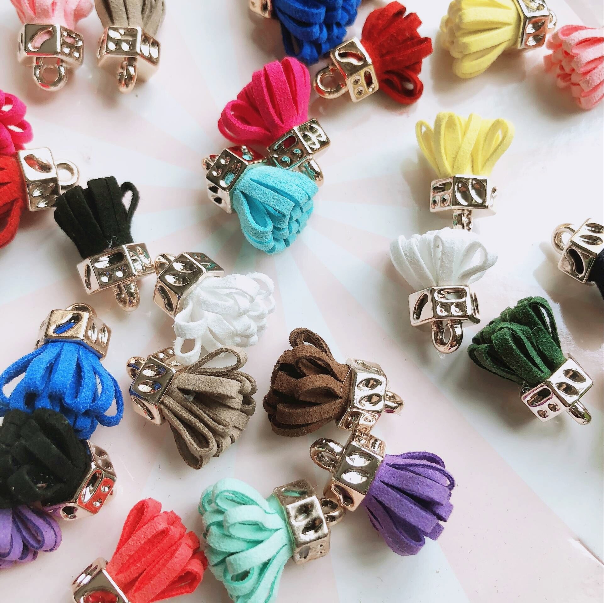 Pendentif pompon Vintage en cuir suédé de 25mm, pour bricolage, résultats de bijoux artisanaux, boucles d&#39;oreilles, accessoires, ornements porte-clés, 10 pièces/lot