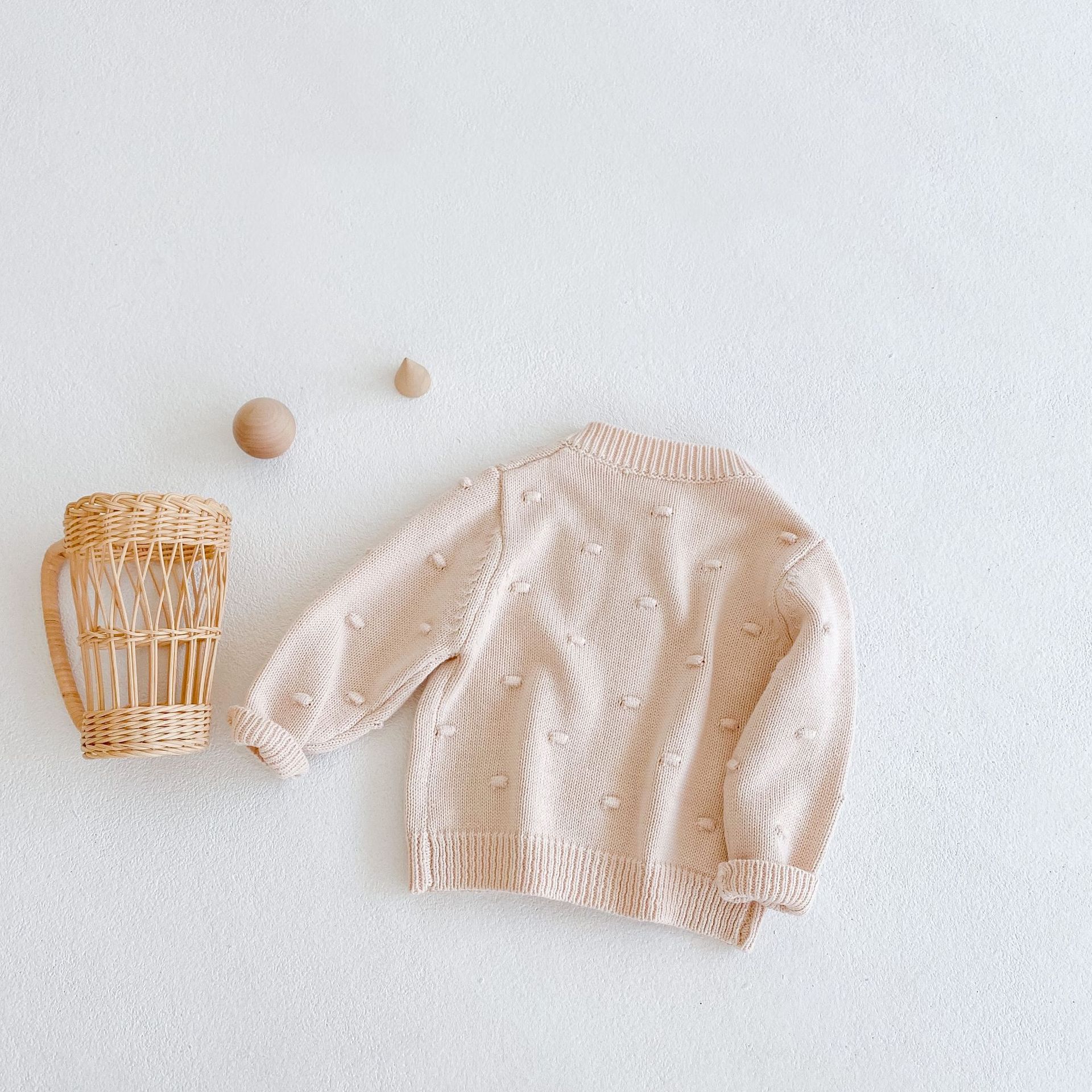 2022 all&#39;ingrosso autunno abbigliamento per bambini neonato filato di cotone lavorato a maglia fiore fatto a mano punteggiato manica lunga cardigan cappotto ragazza