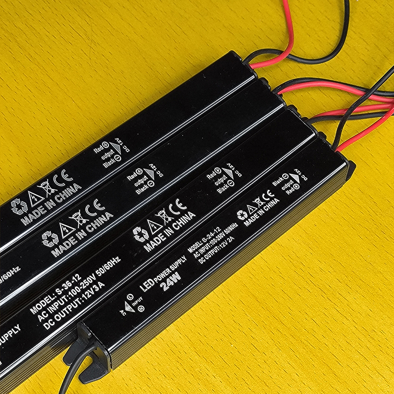 DC 24V 12V LED fuente de alimentación delgada iluminación 1/2/Uds transformador AC120-240V 24W 36W 60W 100W para adaptador de controlador de luz LED
