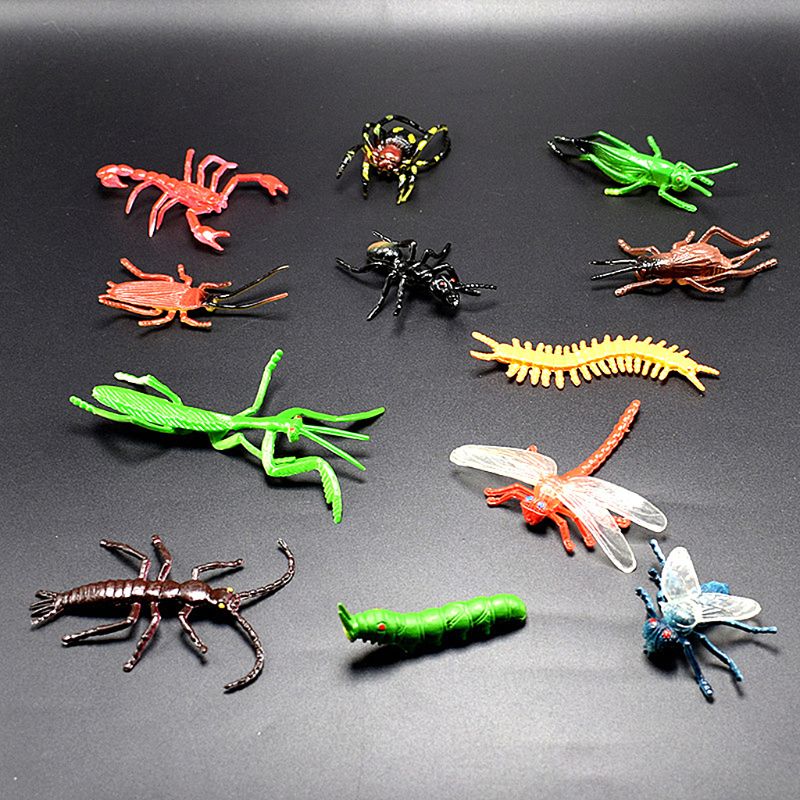 12Pcs Insect Models Plastic Cockroach Joke Gags Plastic Bugs Halloween Gadget Education Toy U50F