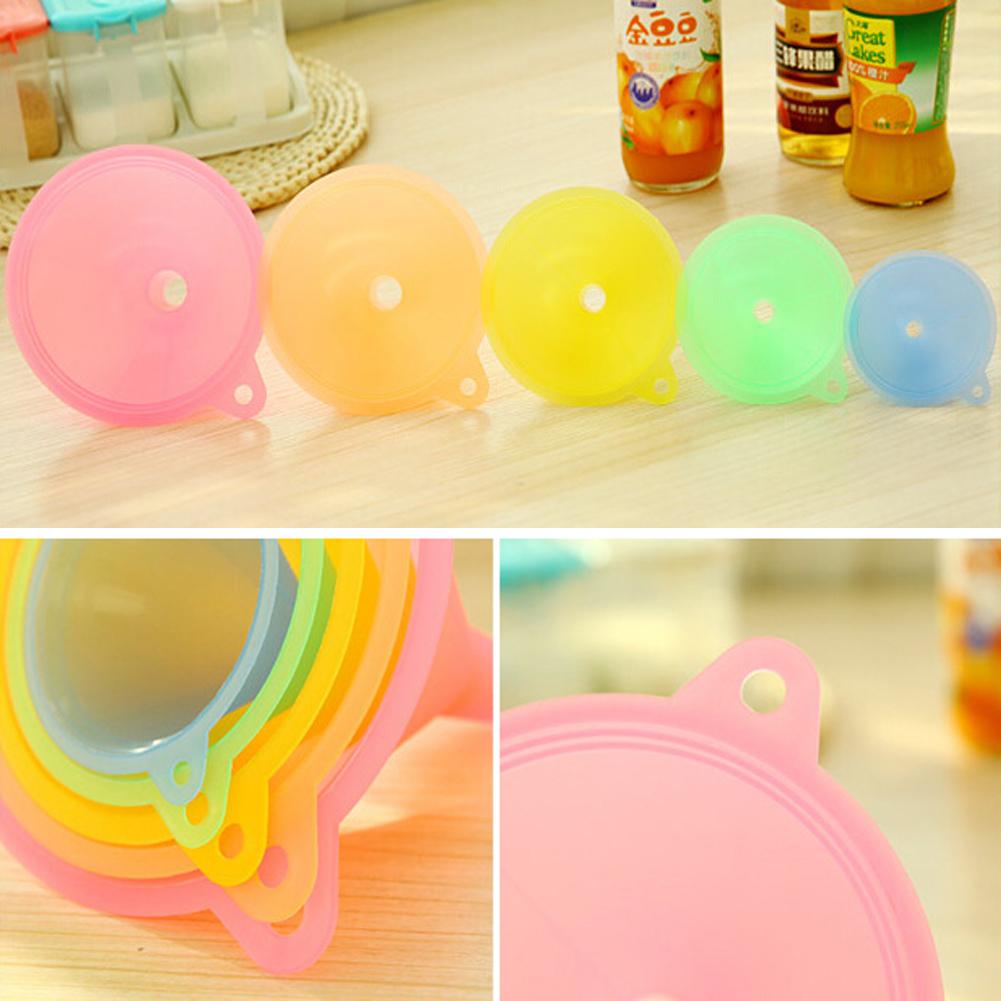Embudo de plástico de 5 piezas para cocina, práctico embudo de salsa de soja hecho de plástico de precisión, no se filtra con el medio ambiente
