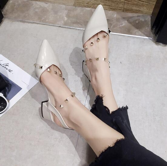 Hoge hakken dames zomer medium hak dikke hak puntige ondiepe mond enkele schoen klinknagel transparante damesschoen: Beige / 34