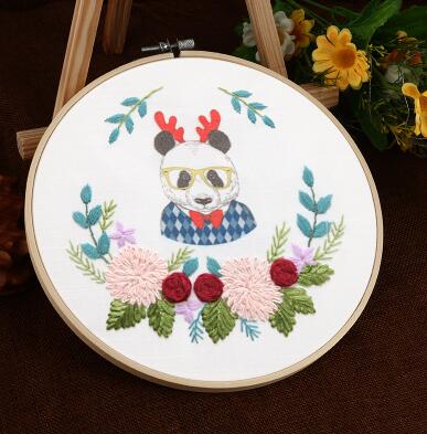 1 sett håndlaget broderisett til nybegynnere, nybegynnere å lage broderi blomstermateriale pakke tegneseriedyr med ramme hjemmeinnredning: panda