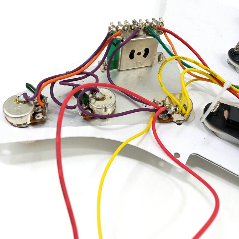 Single Coil Pickup SSS Electric Guitar Loaded Prewired Pickguard Scratch Plate Strat 11 Holes 3Ply for ST SQ Guitar