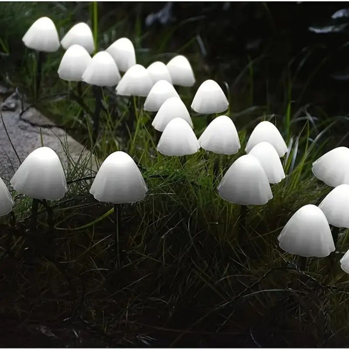 1pc Solar Small Mushroom Lights, Waterproof Solar Patio Lights, Solar Fairy Lights For Garden Yard Porch WeddingParty Decoration: WHITE / 0-5W