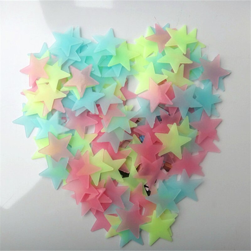 50 teile/beutel 3cm Glow in The Dark Spielzeug Leuchtende Sterne Aufkleber Schlafzimmer Sofa Fluoreszierende Malerei Spielzeug PVC Aufkleber für kinder Zimmer
