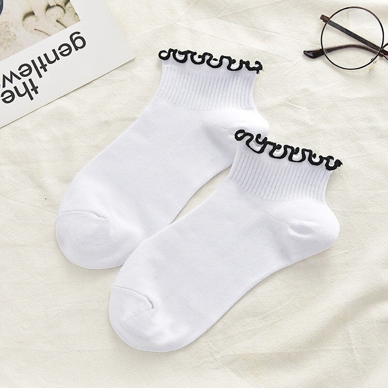 women cotton cusual White Black socks Girls cute crimped ankle socks Stripes Dots Heart short Socks 34-40: Solid White