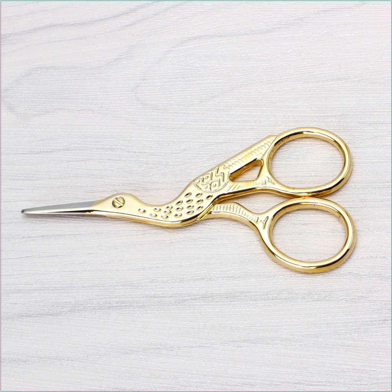 Tijeras de costura de oro de 9,3 CM, herramienta Vintage antigua Zakka de punto de cruz, artesanía de acero, bricolaje, Retro, para el hogar, tijeras de Sastre C