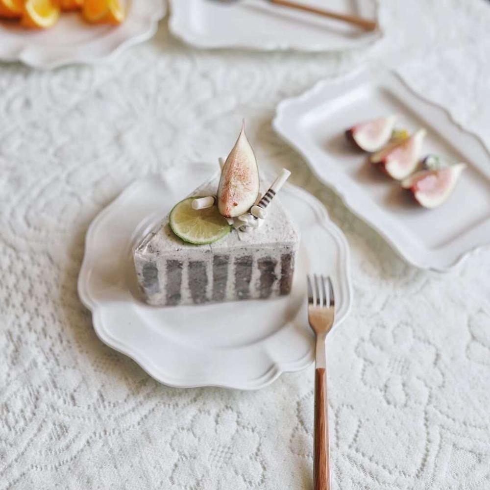 French Western white ceramic plate embossing pattern retro dessert plate disc side plate round salad soup wedding tableware