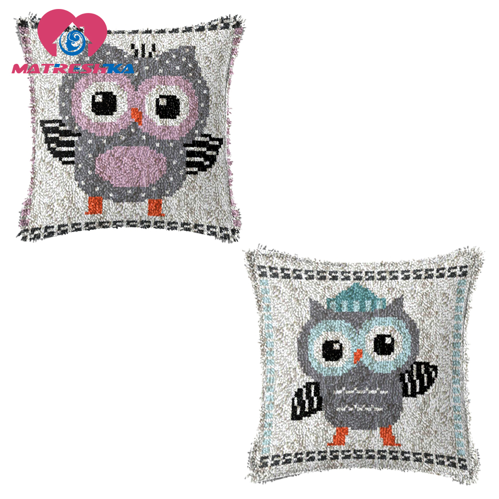 Kit de tapis à crochet et loquet | Oreiller au point de croix, bouton de couture, paquet de boutons, kit de broderie de tapis, oreiller à broderie