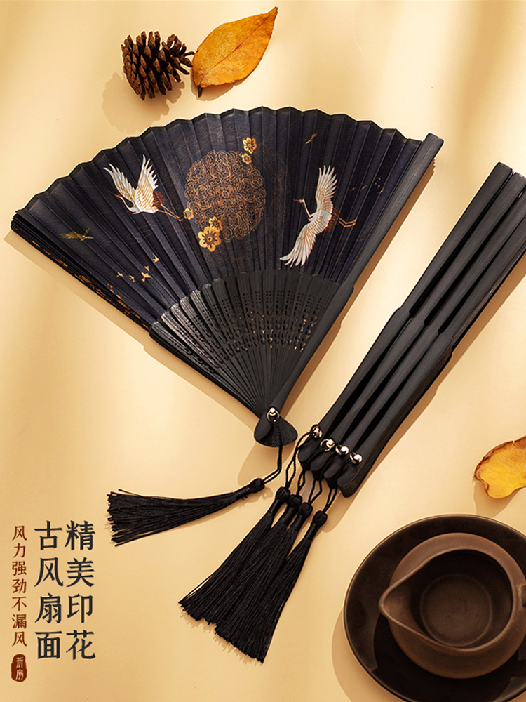 Éventail pliant de danse de Style chinois et japonais, petit Costume rétro classique, tissu à pampilles