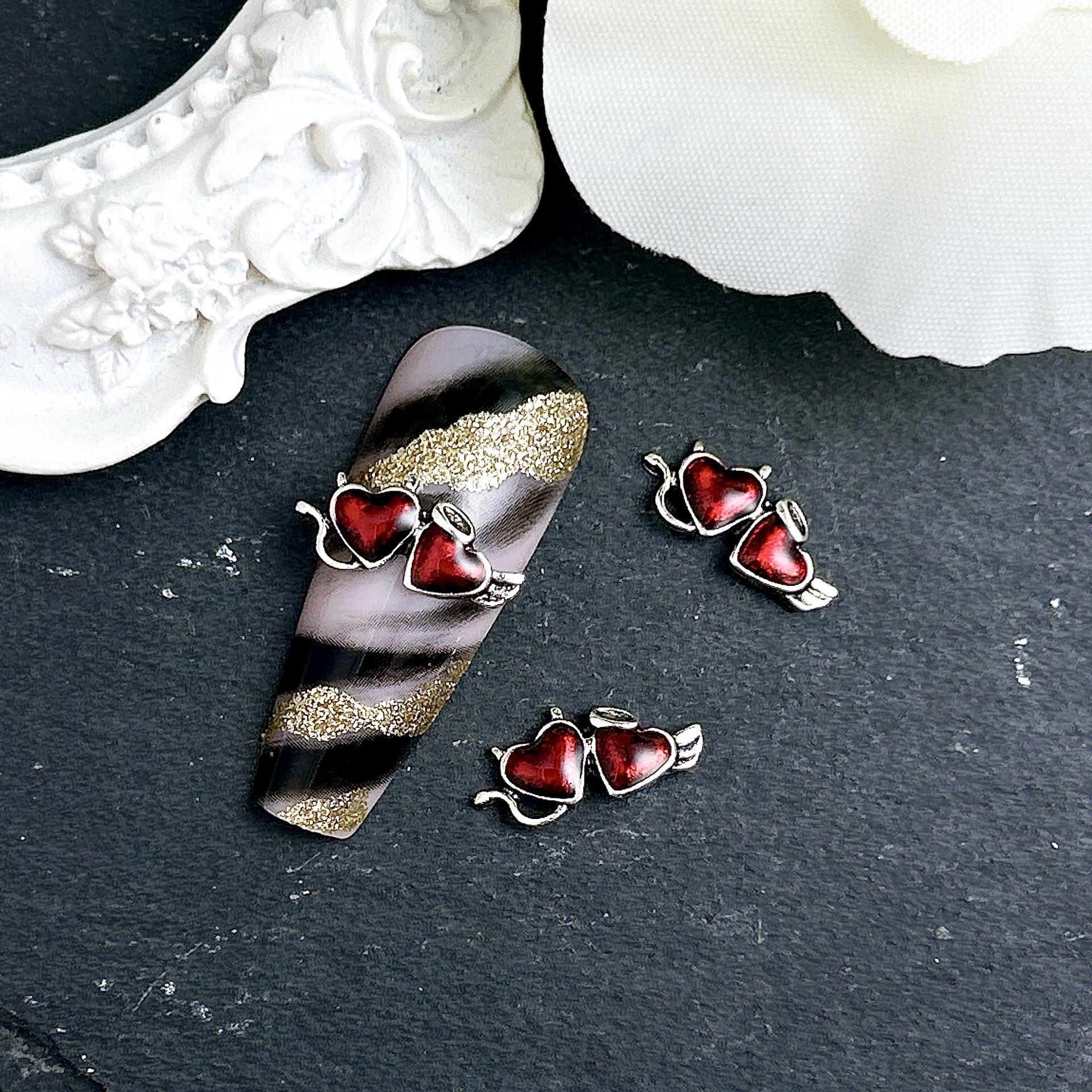 Nuevos dijes de aleación Retro para uñas con forma de corazón, Cruz de Metal 3D, calavera, prensa francesa, accesorios de decoración para uñas, manualidades DIY Y2K: Multicolor