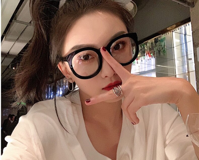 Brilmontuur, anti-blauw licht, gamebril, computerbril, anti-reflectiebril, damesmontuur, ronde, heldere glazen.