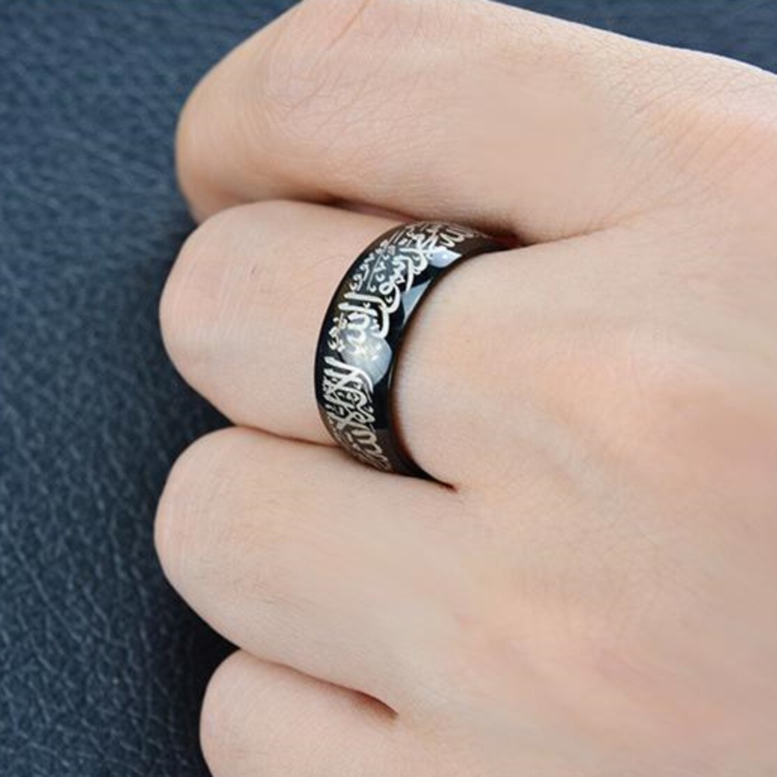 Bague religieuse de Allah pour hommes, 8MM, bague religieuse islamique arabe et musulmane, en acier inoxydable, avec Shahada en écriture arabe et anglaise