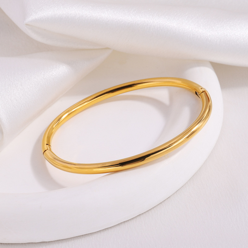 Stainless Steel Fashionable 18K Gold Plated Colorless Jewelry Hollow Bracelet Women's Chunky Bangles Bracelets: Rhodium Plated