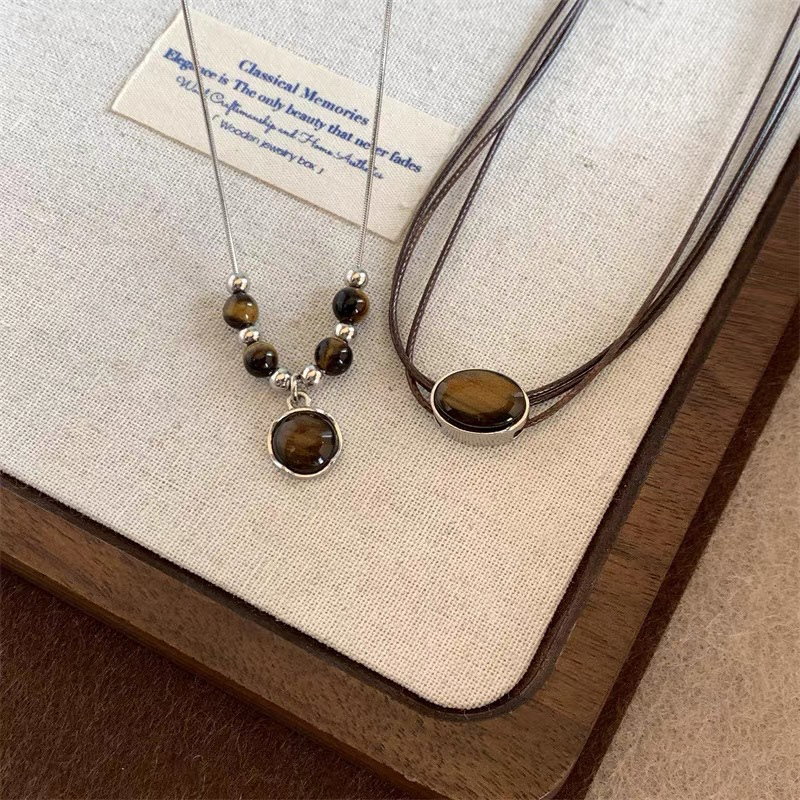 Collar con colgante de piedra marrón de cuero Vintage, gargantilla apilable, cadena de clavícula con temperamento para mujer y niña, collar de Otoño Invierno