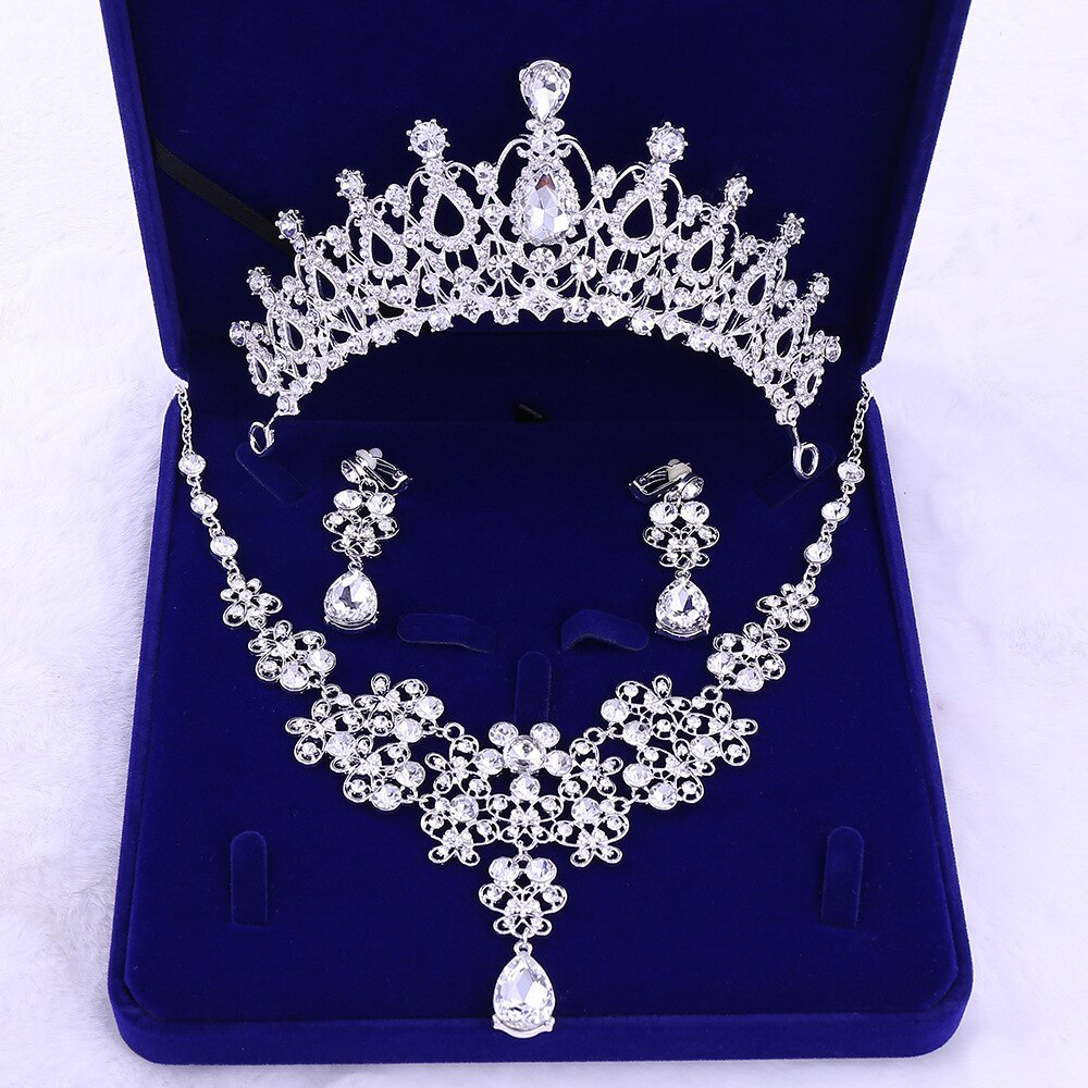 Bruid Tiara Kroon Drie Sets Van Temperament Vrouwelijke Bruiloft Ketting Oorbellen Sieraden Europese En Amerikaanse Stijl: The bride headdress