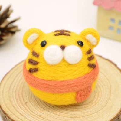 1Pcs Cute Animal Pets Needle Wool Felt kits Handmade Toy Doll Wool Felt Poked Kitting Non-Finished DIY Wool Felting Package: No.10