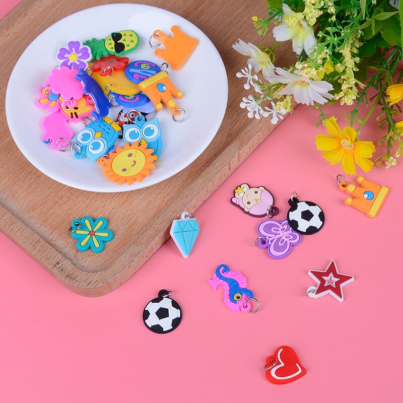 30Pcs Diy Kleurrijke Loom Rubber Band Armband Sieraden Maken Kralen Speelgoed Kleurrijke Dier Bloem Kralen Hangers Willekeurige Stijl
