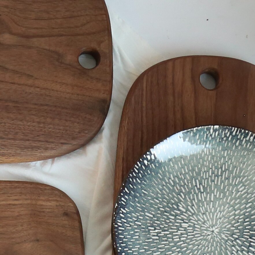 Black walnut whole wood fruit chopping board bread board wood chopping board with handle Western restaurant solid wood