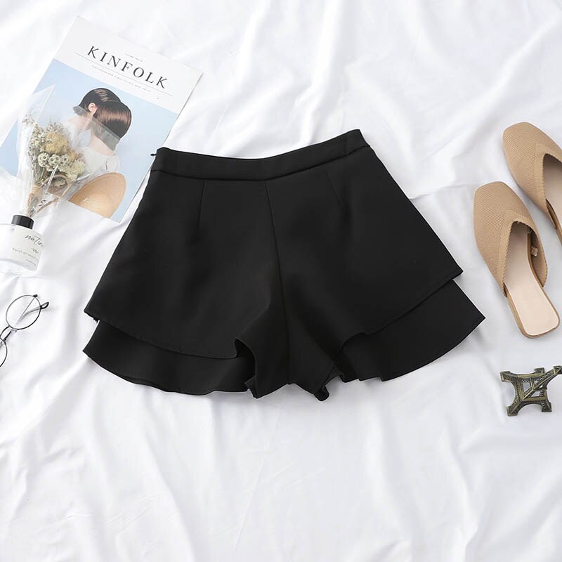HELIAR-short coupe trapèze, ourlet volant, , jambes larges, taille élastique, ample, été décontracté: black / S